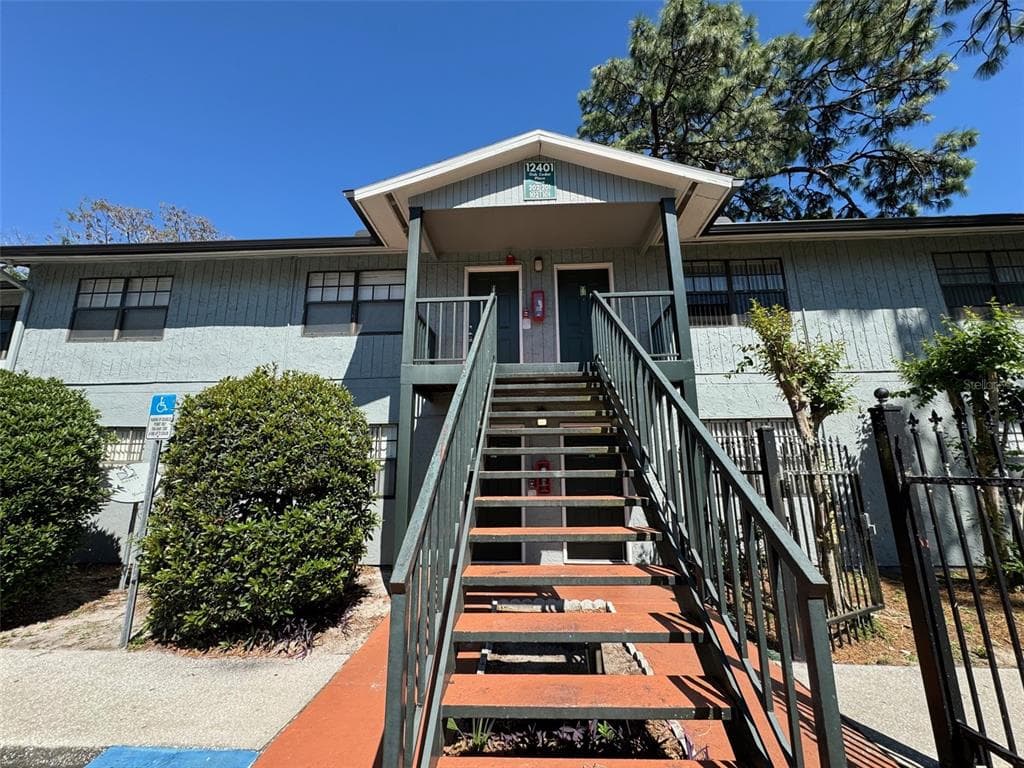 12401 OAK CEDAR PLACE UNIT 202 TAMPA, FL 33612