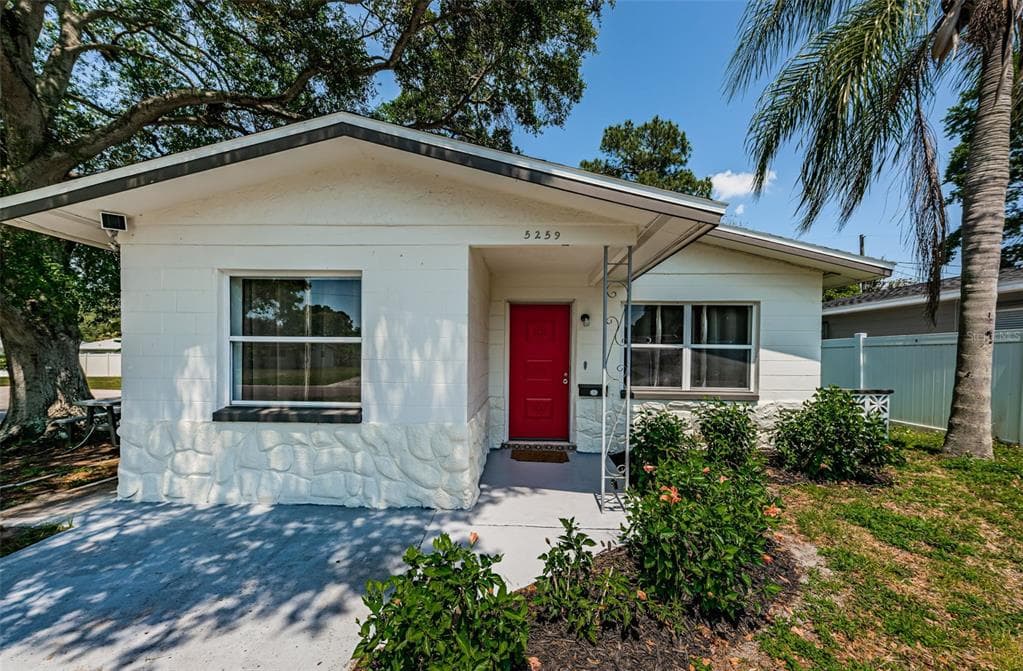 5259 17TH AVENUE N ST PETERSBURG, FL 33710
