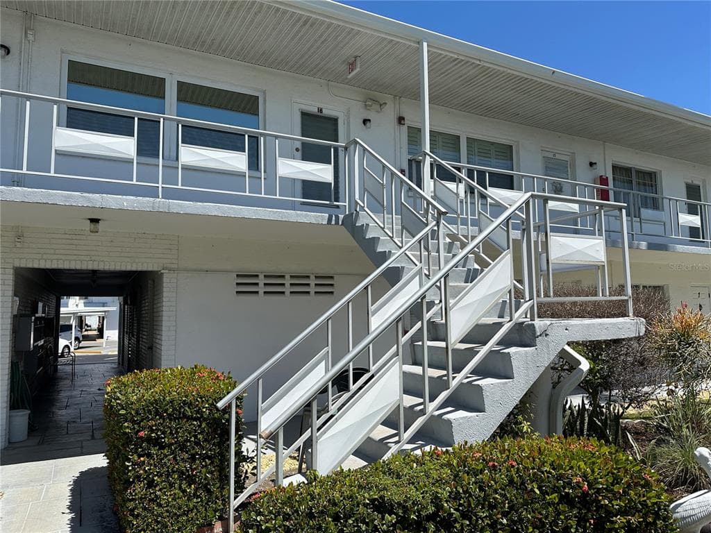 5915 18TH STREET N UNIT 16 ST PETERSBURG, FL 33714