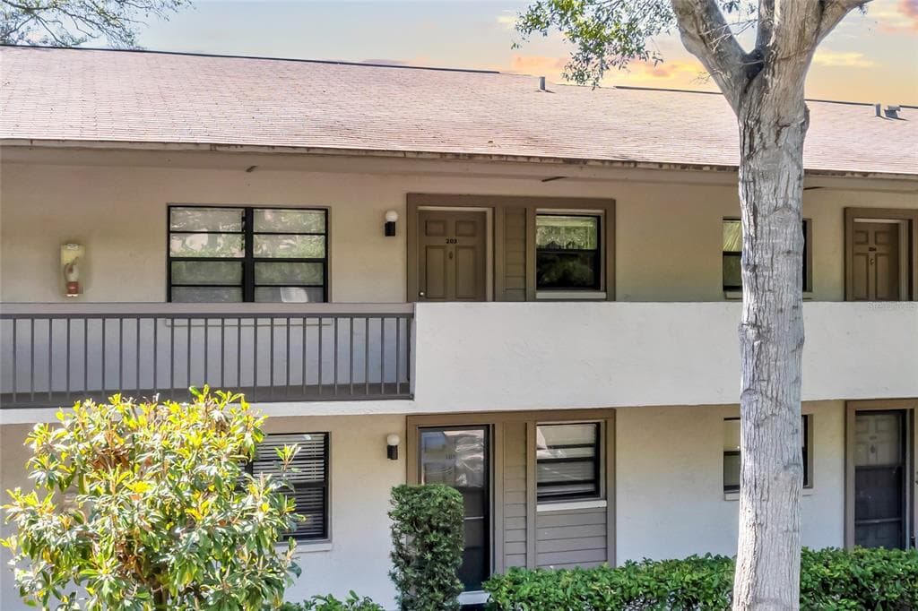 3048 EASTLAND BOULEVARD UNIT C203 CLEARWATER, FL 33761