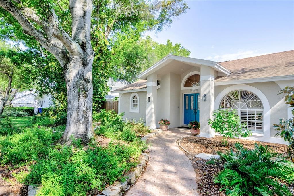 9001 CYPRESS TRAIL