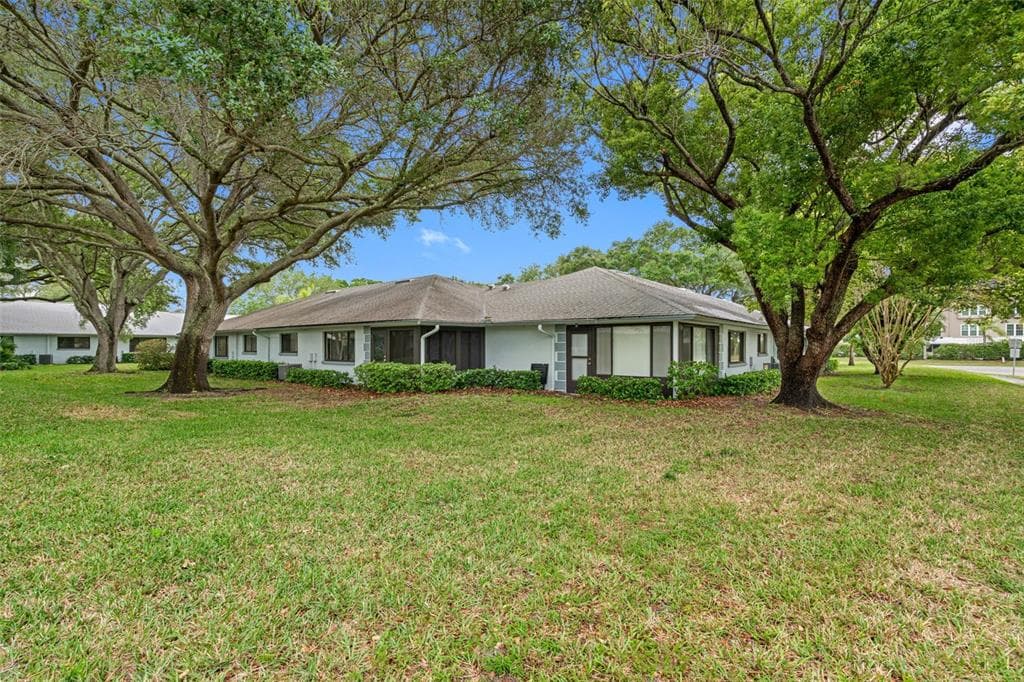 2765 COUNTRYSIDE BOULEVARD UNIT 106