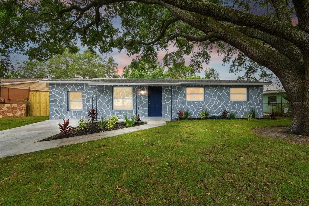 4601 E 24TH AVENUE TAMPA, FL 33605