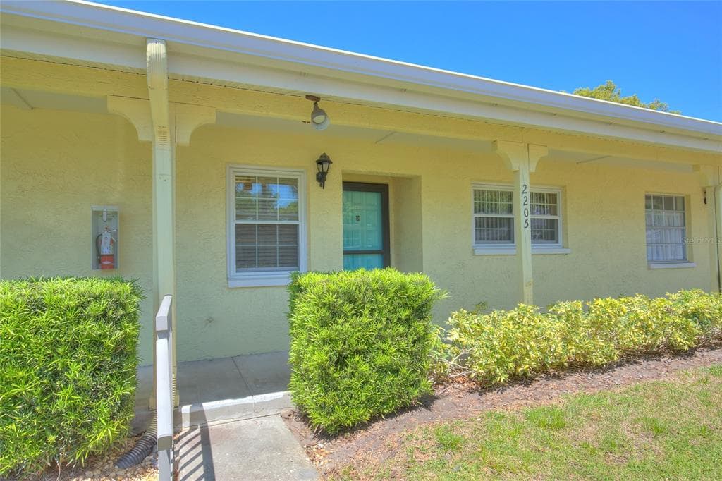2465 NORTHSIDE DRIVE UNIT 2205 CLEARWATER, FL 33761