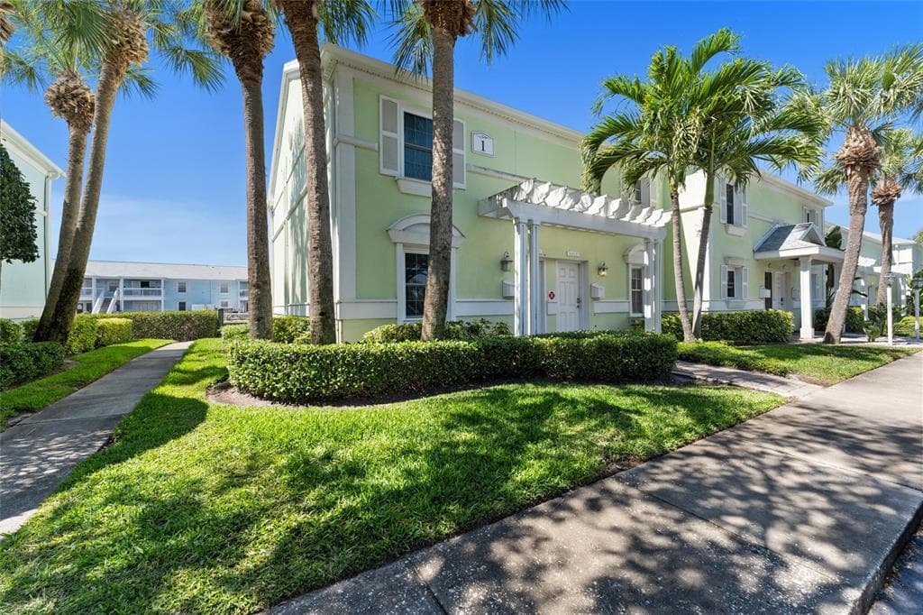 4963 COBIA DRIVE SE ST PETERSBURG, FL 33705