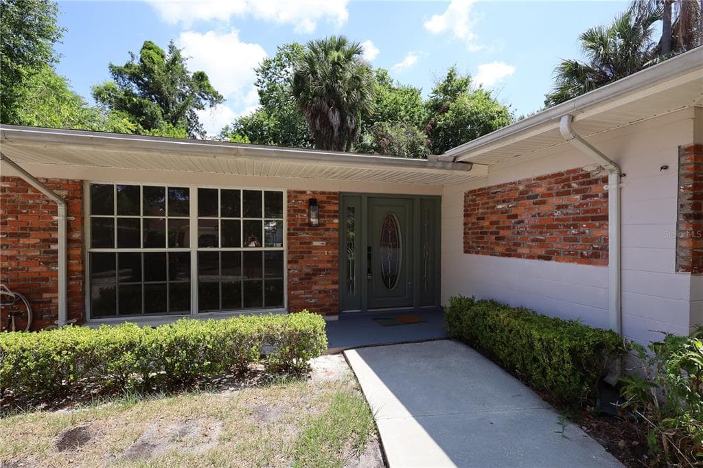 4115 W PLATT STREET TAMPA, FL 33609