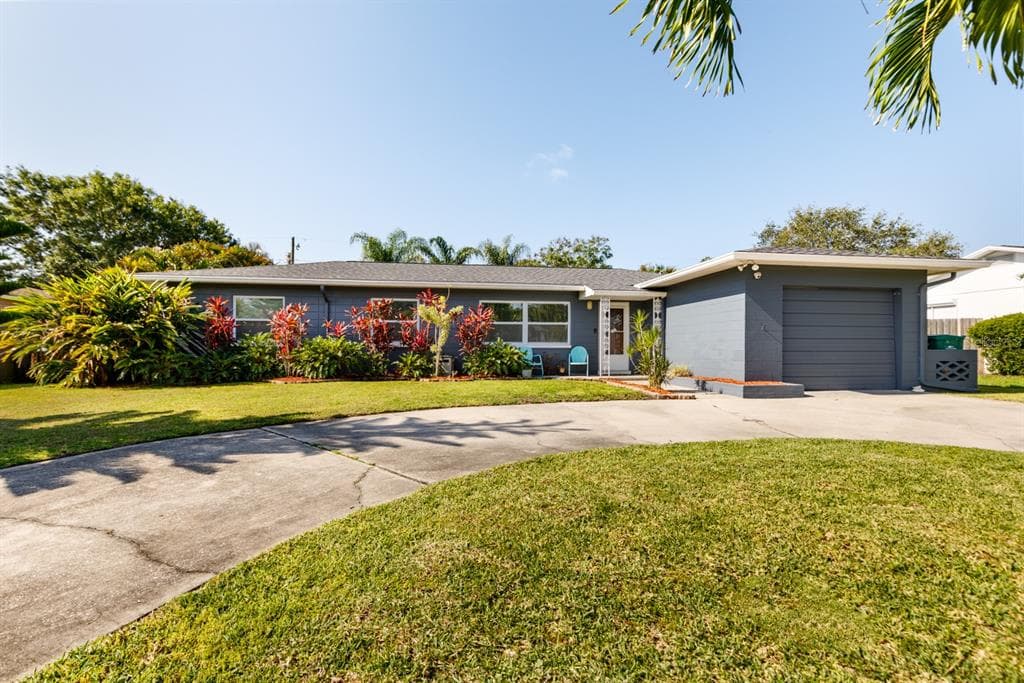 11738 84TH AVENUE SEMINOLE, FL 33772