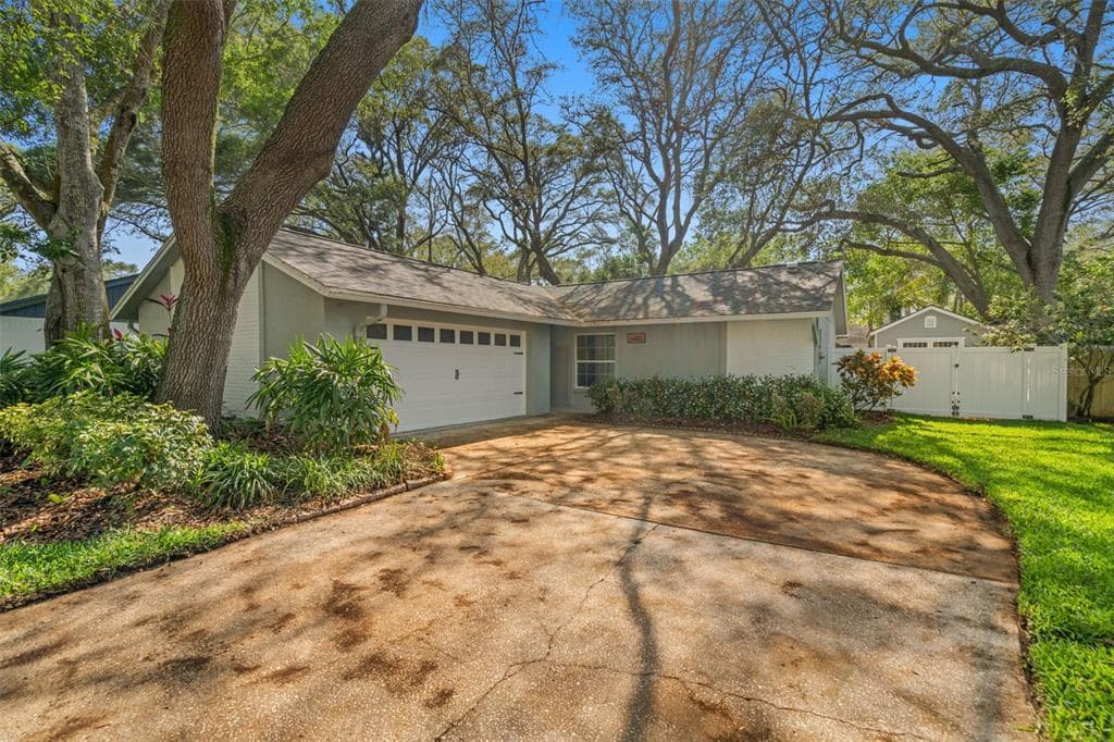 201 ARBOR GLEN DRIVE PALM HARBOR, FL 34683
