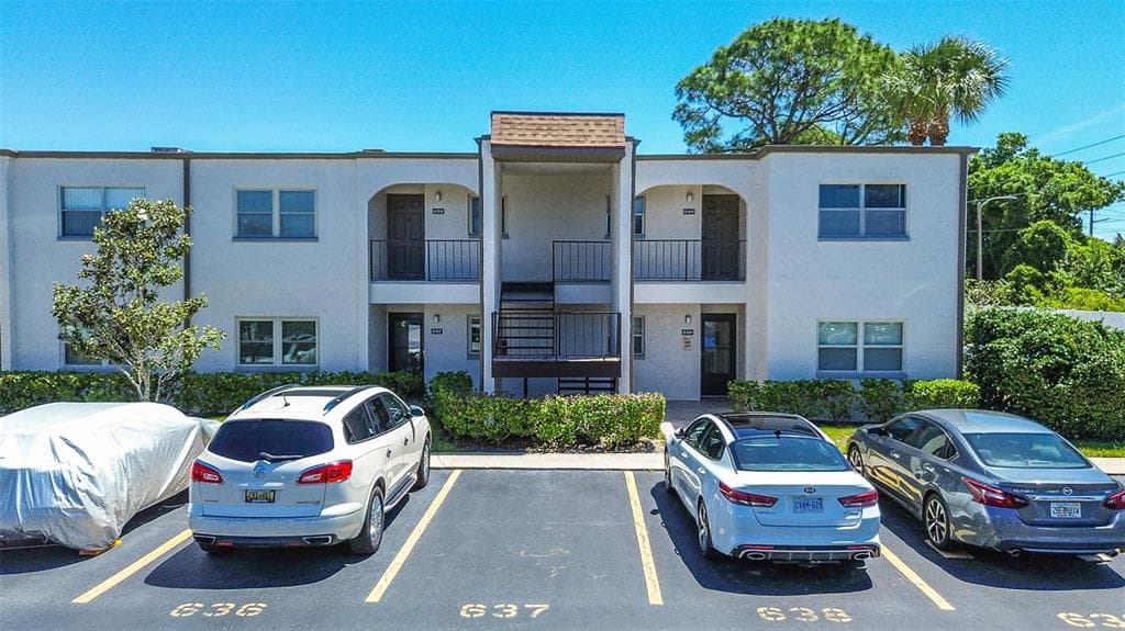 7701 STARKEY ROAD UNIT 640 SEMINOLE, FL 33777