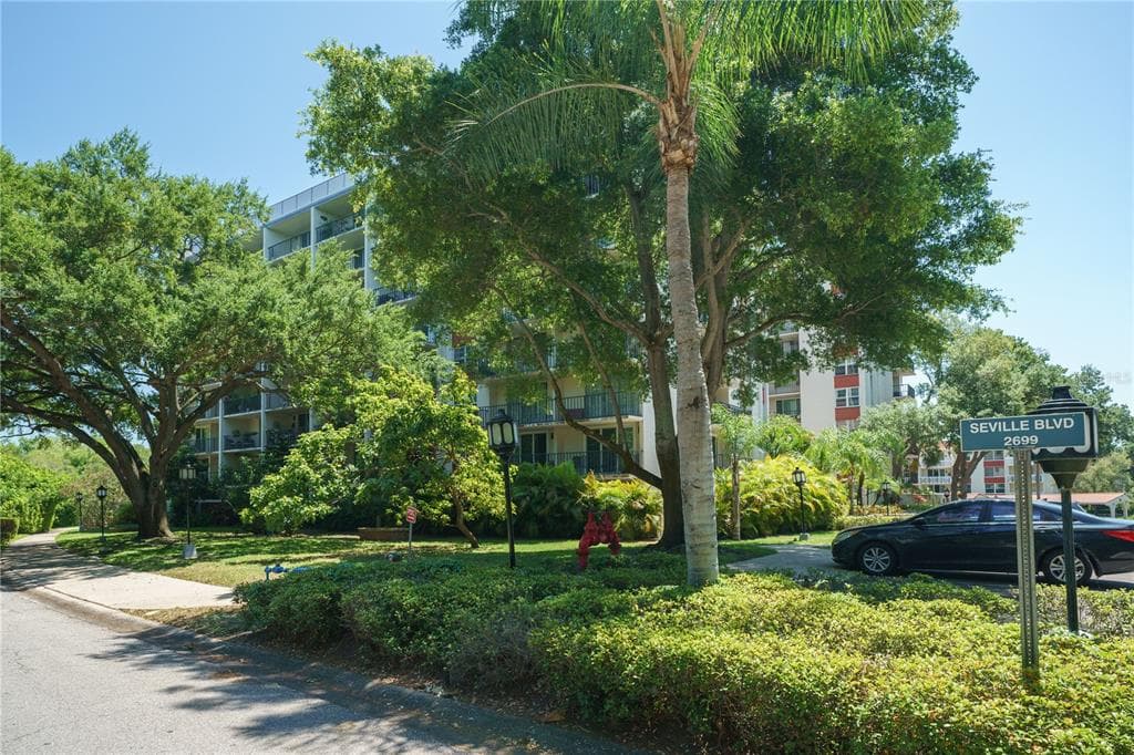 2699 SEVILLE BOULEVARD UNIT 409 CLEARWATER, FL 33764