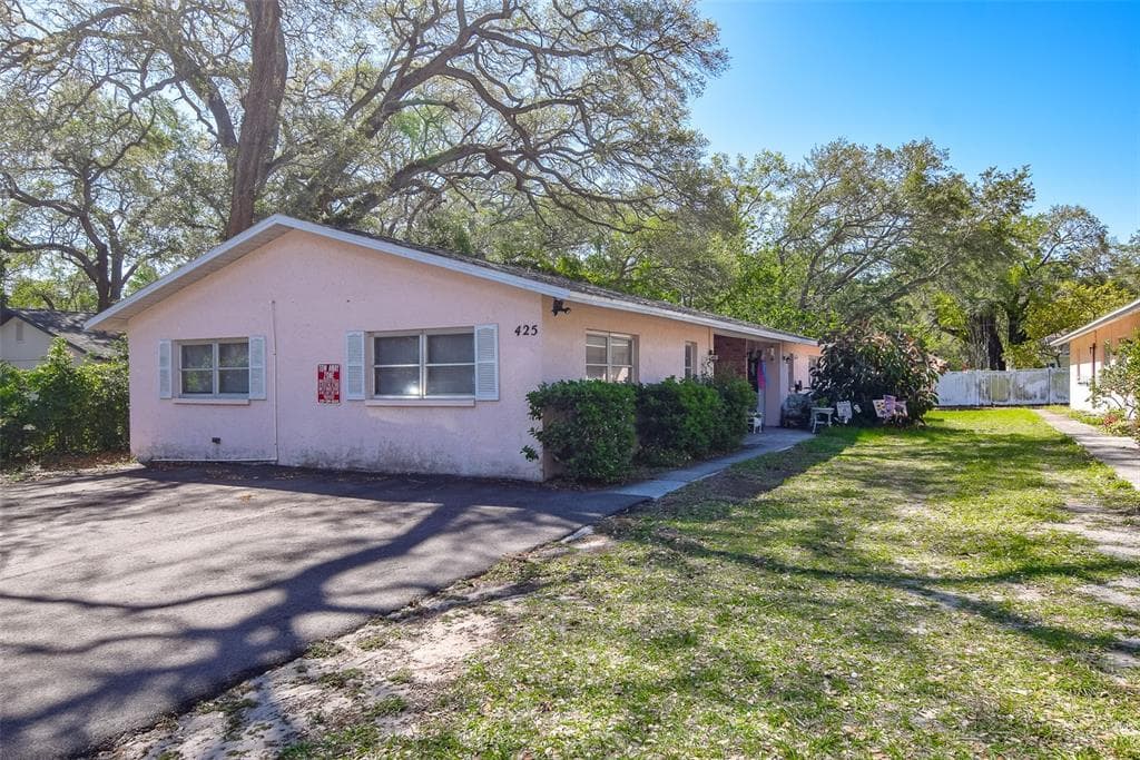 425 6TH AVENUE NE LARGO, FL 33770