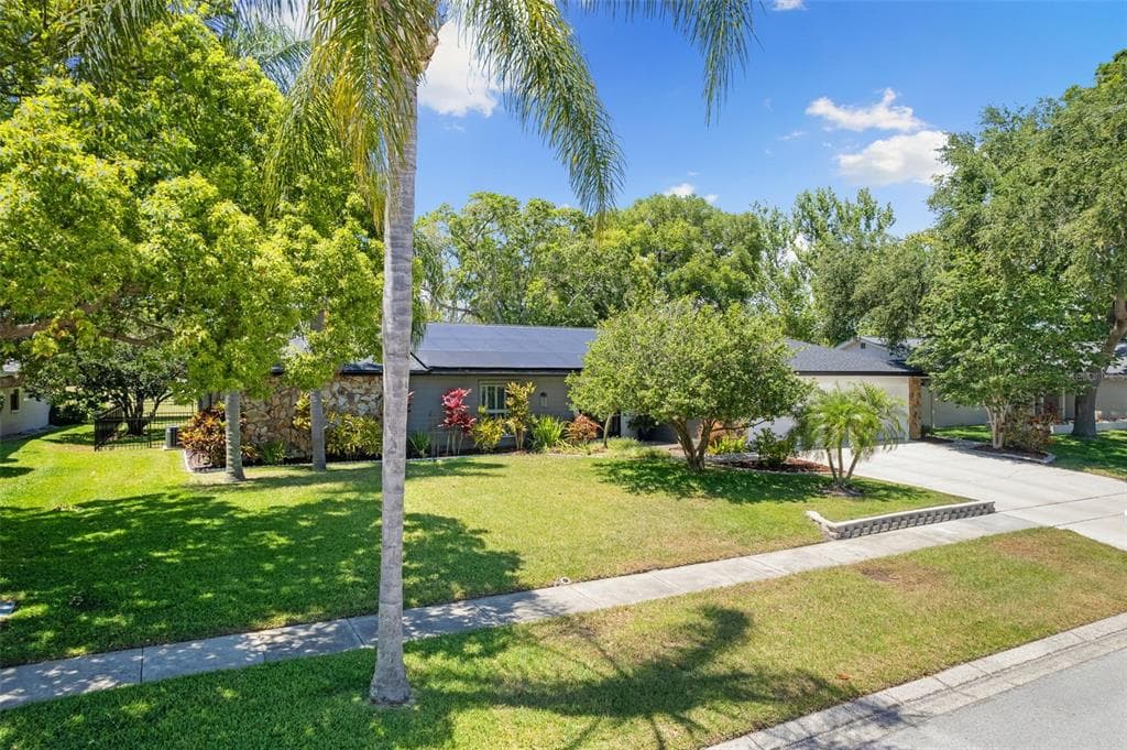3206 MASTERS DRIVE CLEARWATER, FL 33761