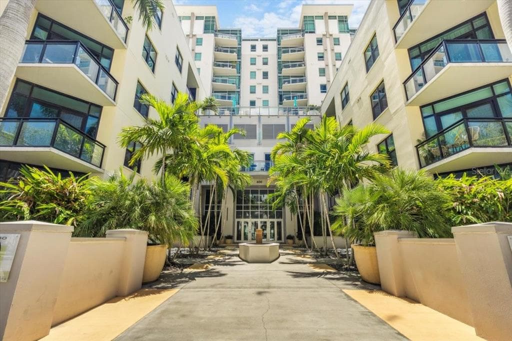 400 4TH AVENUE S UNIT 710 ST PETERSBURG, FL 33701