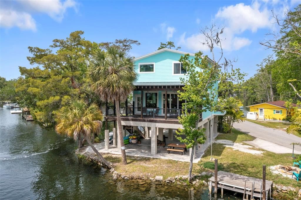 7223 TROPICAL DRIVE