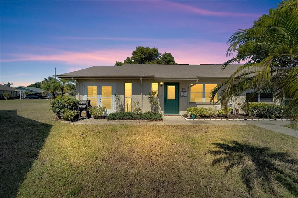 1906 CANTERBURY LANE UNIT 7 SUN CITY CENTER, FL 33573