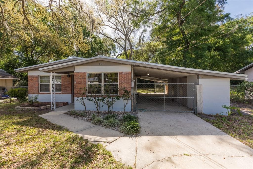 2605 SILVER LAKE DRIVE PALATKA, FL 32177