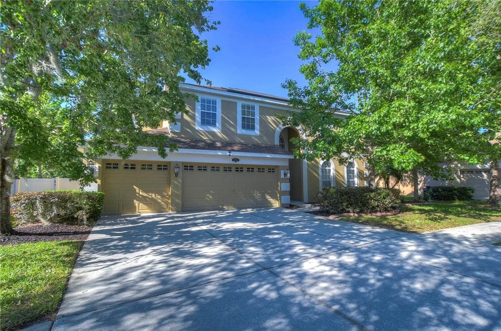 20242 RAVENS END DRIVE TAMPA, FL 33647