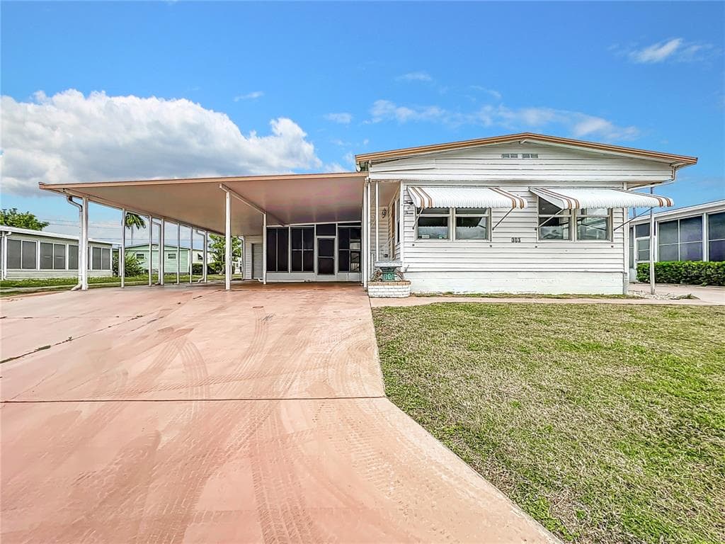 303 50TH AVE DRIVE W BRADENTON, FL 34207