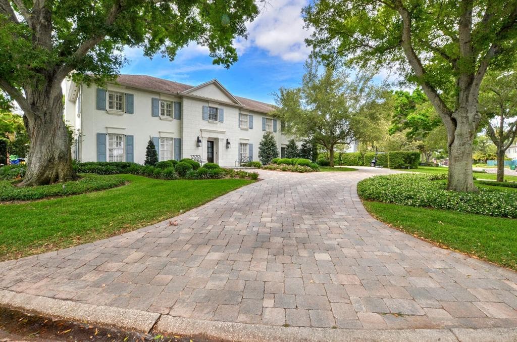 4904 LYFORD CAY ROAD TAMPA, FL 33629