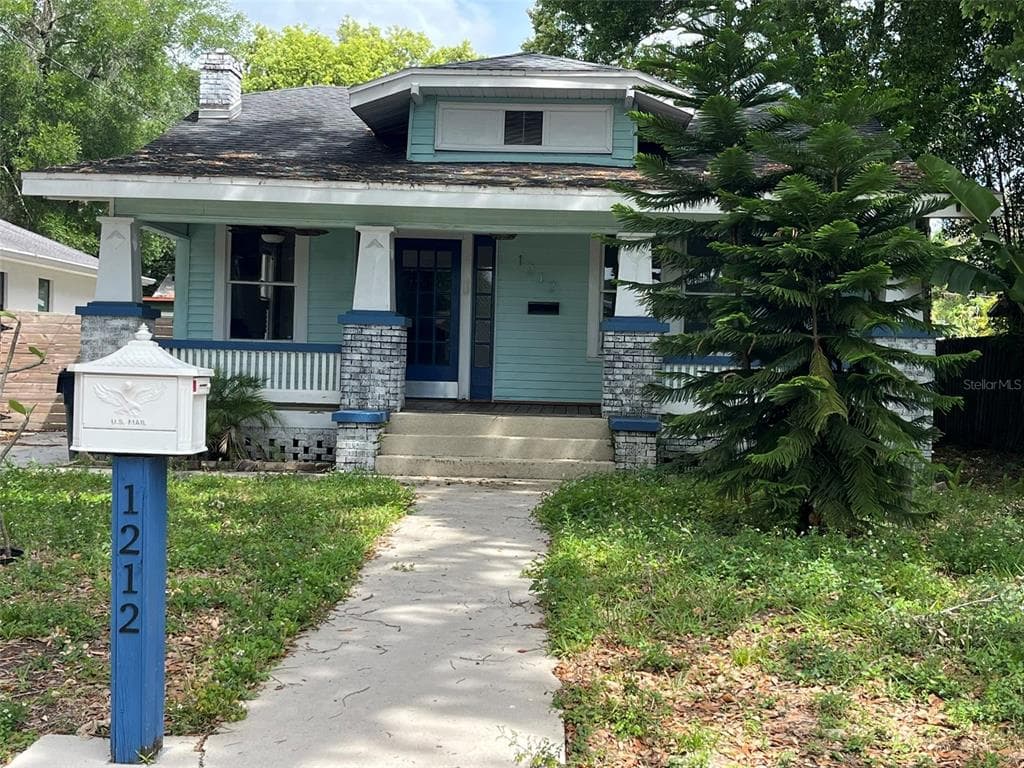 1212 E MOHAWK AVENUE TAMPA, FL 33604