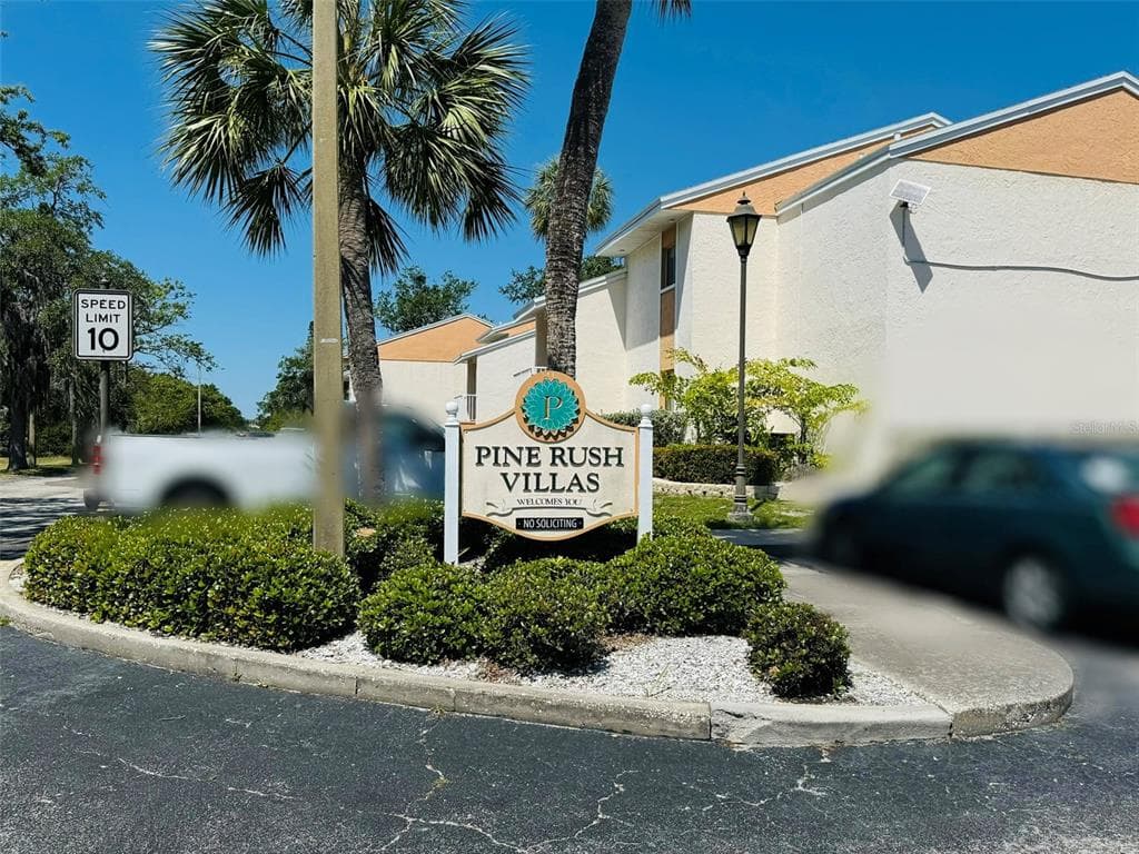 504 100TH AVENUE N UNIT 102 ST PETERSBURG, FL 33702