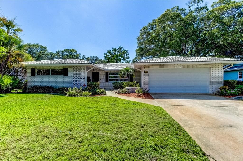 1950 CANADIANA COURT DUNEDIN, FL 34698