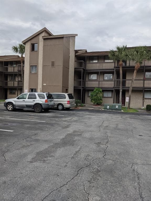 6310 NEWTOWN CIRCLE UNIT 10A4 TAMPA, FL 33615