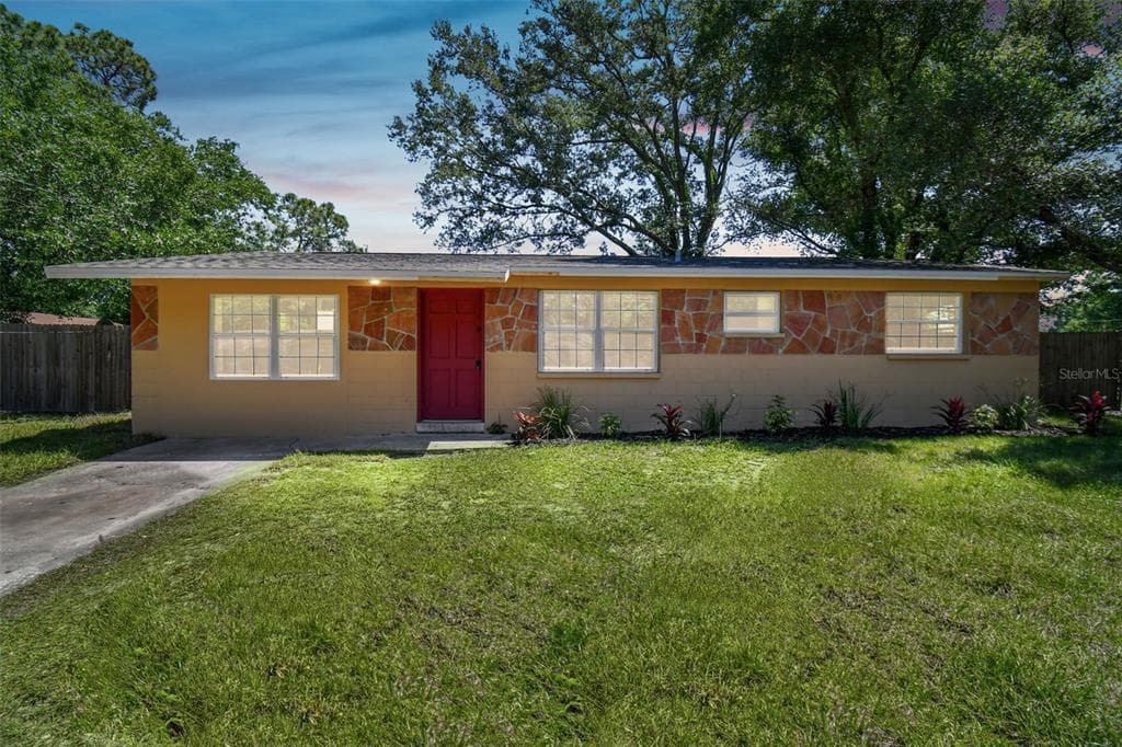 3703 BEECHWOOD BOULEVARD TAMPA, FL 33619
