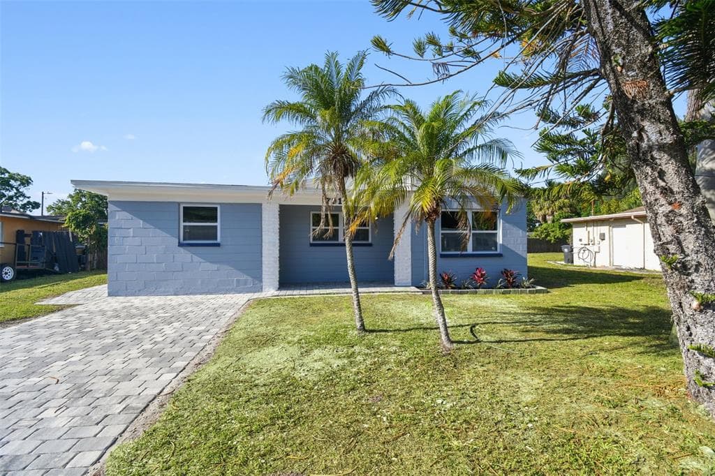 7910 ENDIVE AVENUE TAMPA, FL 33619