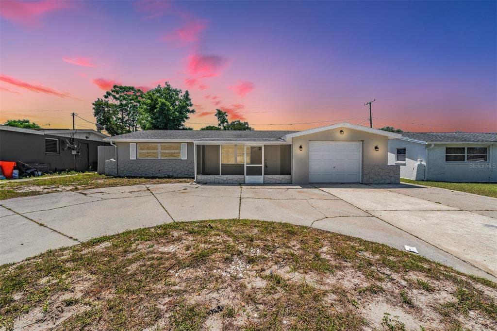 4824 FLORA AVENUE HOLIDAY, FL 34690