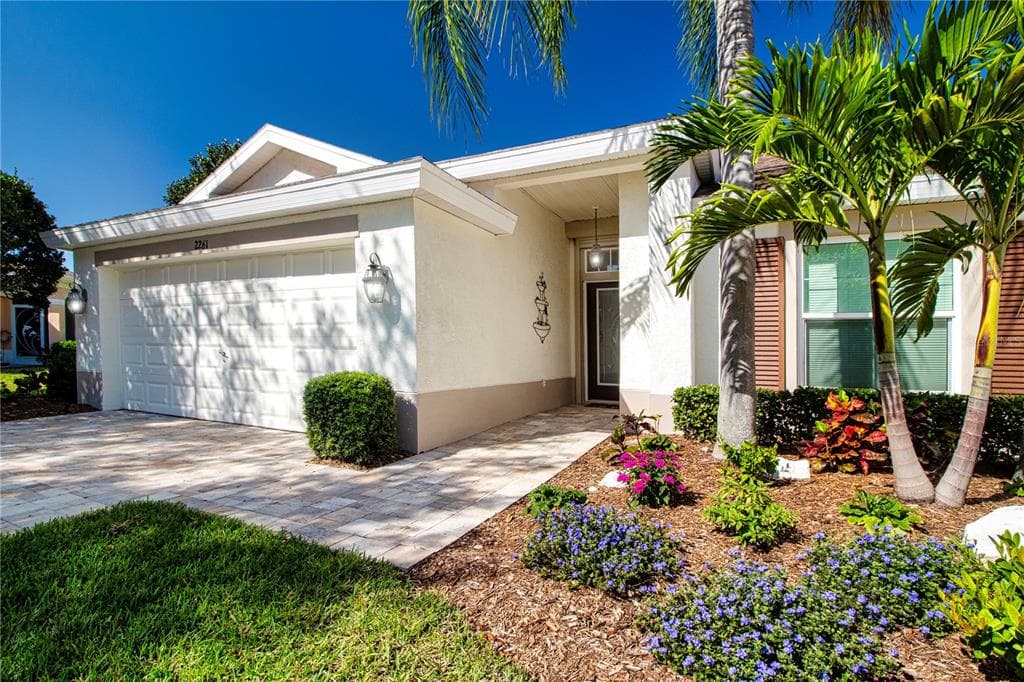 2261 BROOKFIELD GREENS CIRCLE UNIT 30 SUN CITY CENTER, FL 33573