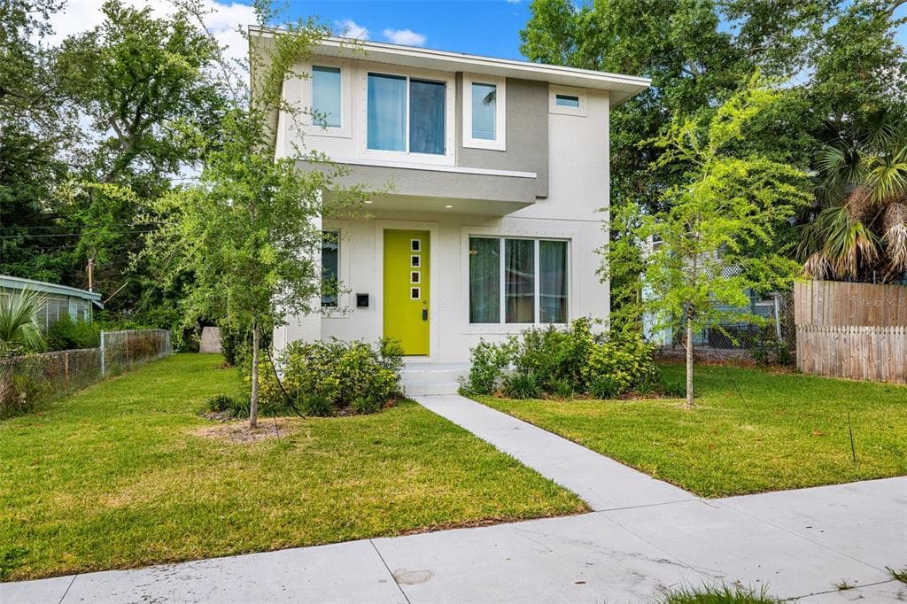 688 NEWTON AVENUE S ST PETERSBURG, FL 33701