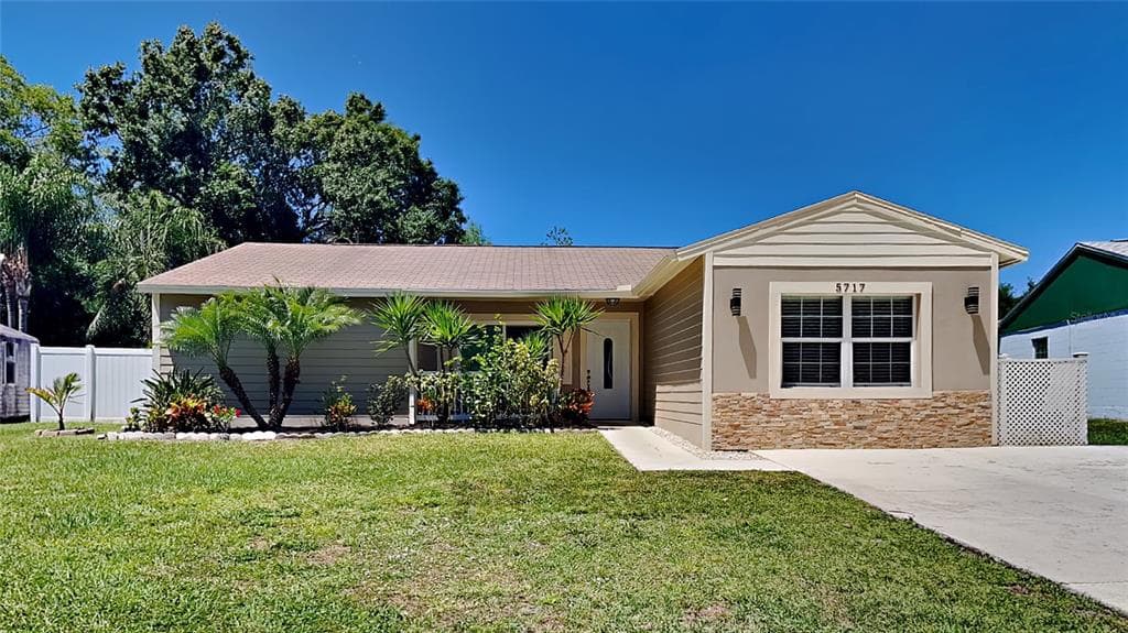 5717 KNEELAND LANE TAMPA, FL 33625