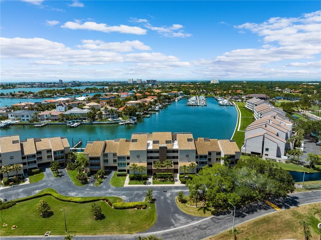 2775 KIPPS COLONY DRIVE S UNIT 305 ST PETERSBURG, FL 33707