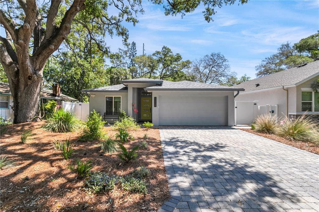 1239 NEW YORK AVENUE DUNEDIN, FL 34698