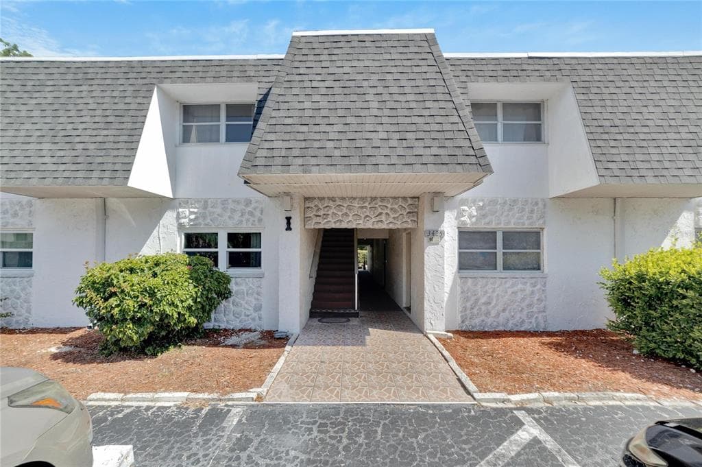 3425 TRICON LANE UNIT 14 HOLIDAY, FL 34691