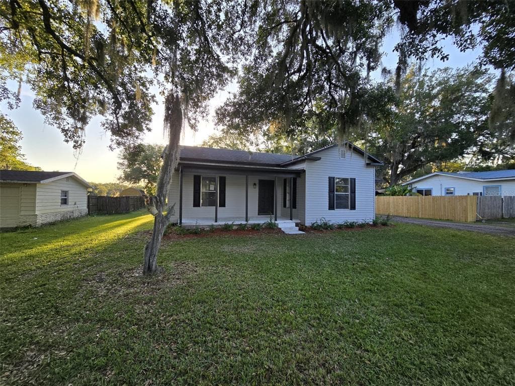 1401 N GORDON STREET PLANT CITY, FL 33563