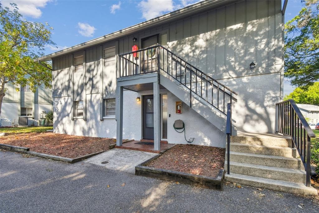 1960 UNION STREET UNIT 27 CLEARWATER, FL 33763