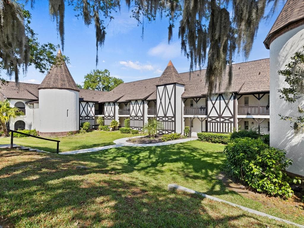 220 N BAYSHORE BOULEVARD UNIT 202 CLEARWATER, FL 33759