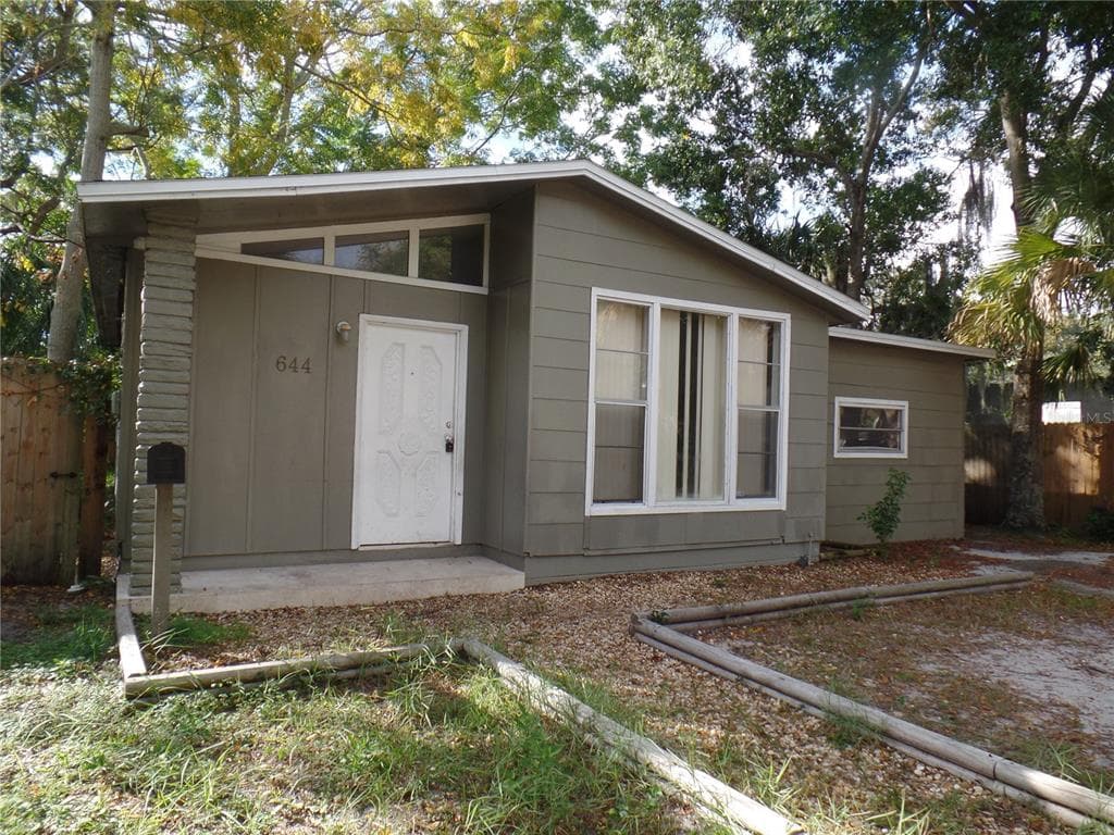 644 HICKMAN COURT S ST PETERSBURG, FL 33705