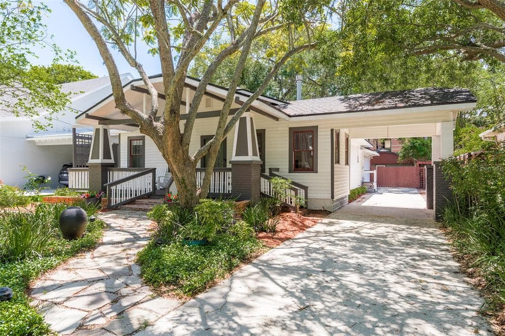 3114 W HAWTHORNE ROAD TAMPA, FL 33611