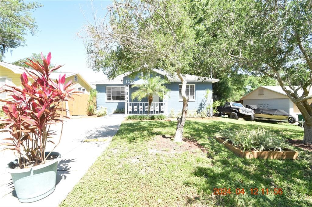 1220 E CRENSHAW STREET TAMPA, FL 33604