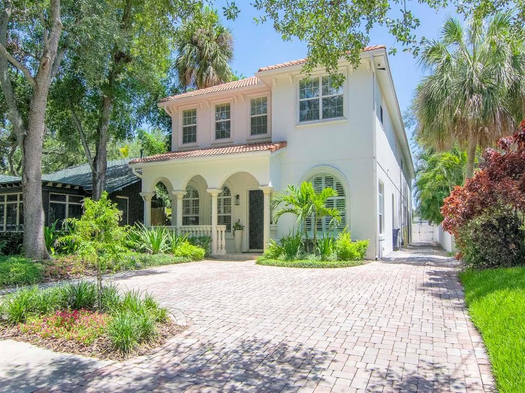 3020 W HAWTHORNE ROAD TAMPA, FL 33611