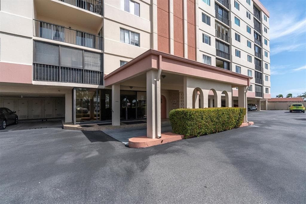 19029 US HIGHWAY 19 N UNIT 9-404 CLEARWATER, FL 33764