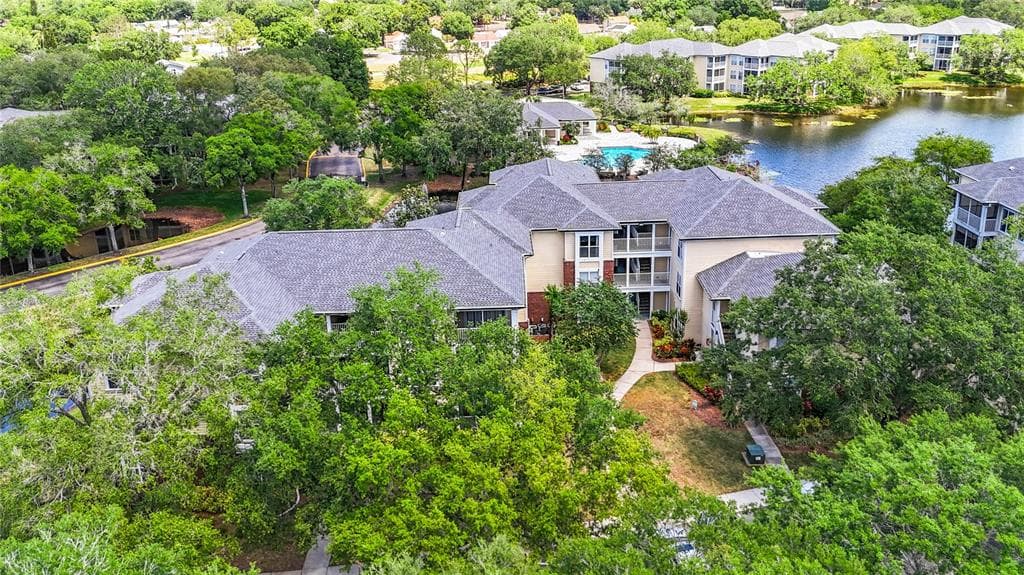 4211 CHATHAM OAK COURT UNIT 104 TAMPA, FL 33624