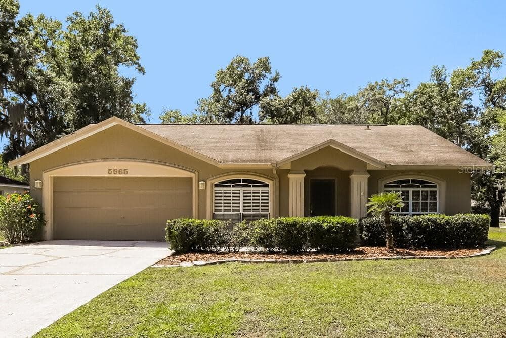 5865 DAUGHTERY DOWNS LOOP LAKELAND, FL 33809