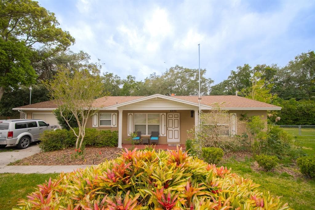 6235 SOMERSET W LAKELAND, FL 33813