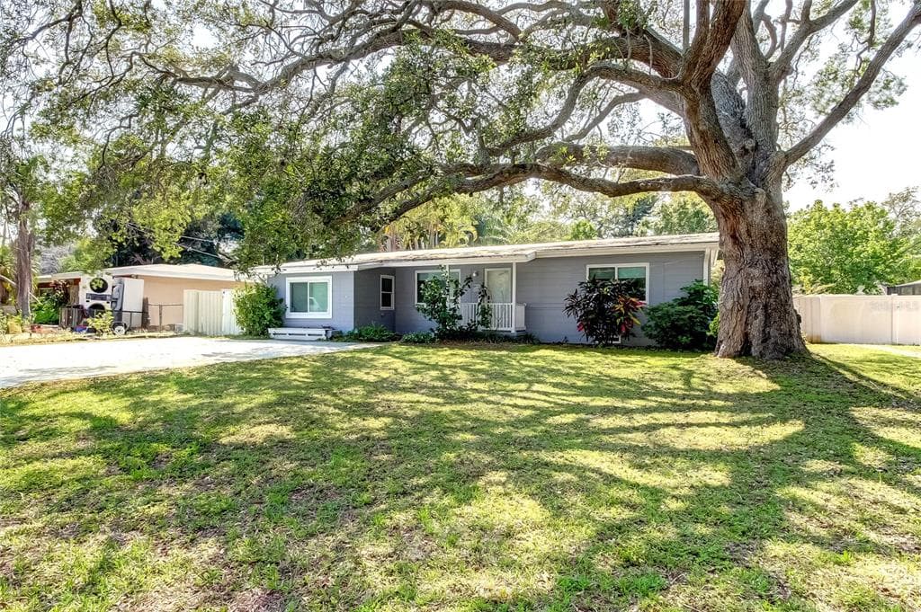 12768 PALM DRIVE LARGO, FL 33774