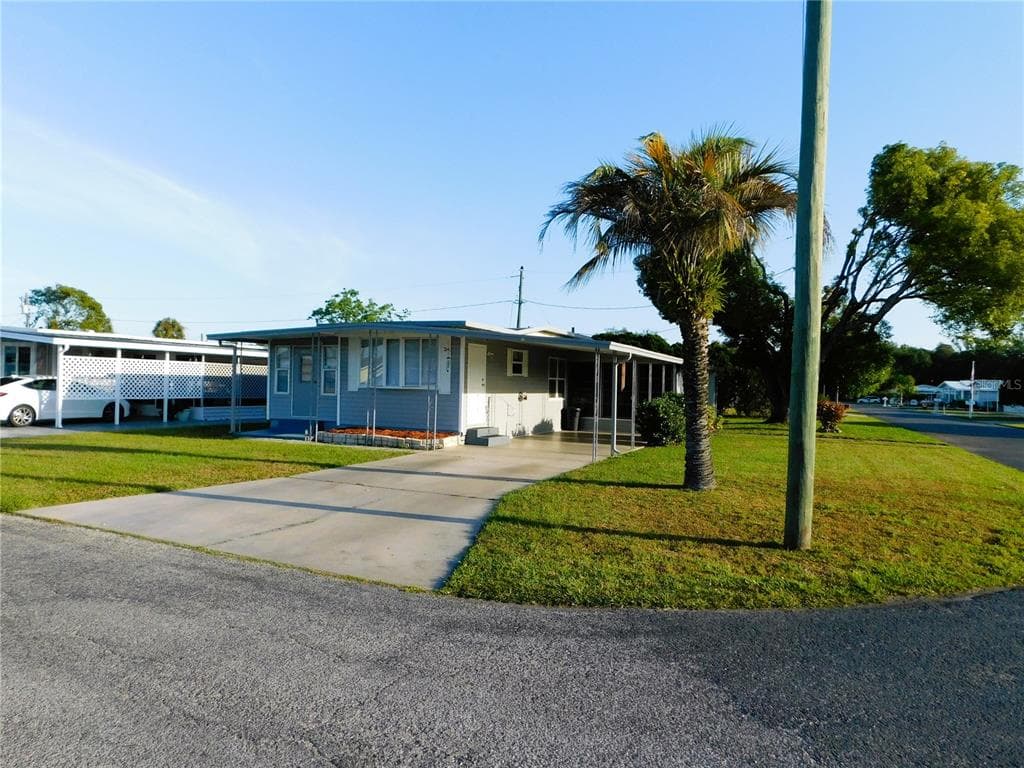 36957 BETH AVENUE ZEPHYRHILLS, FL 33542