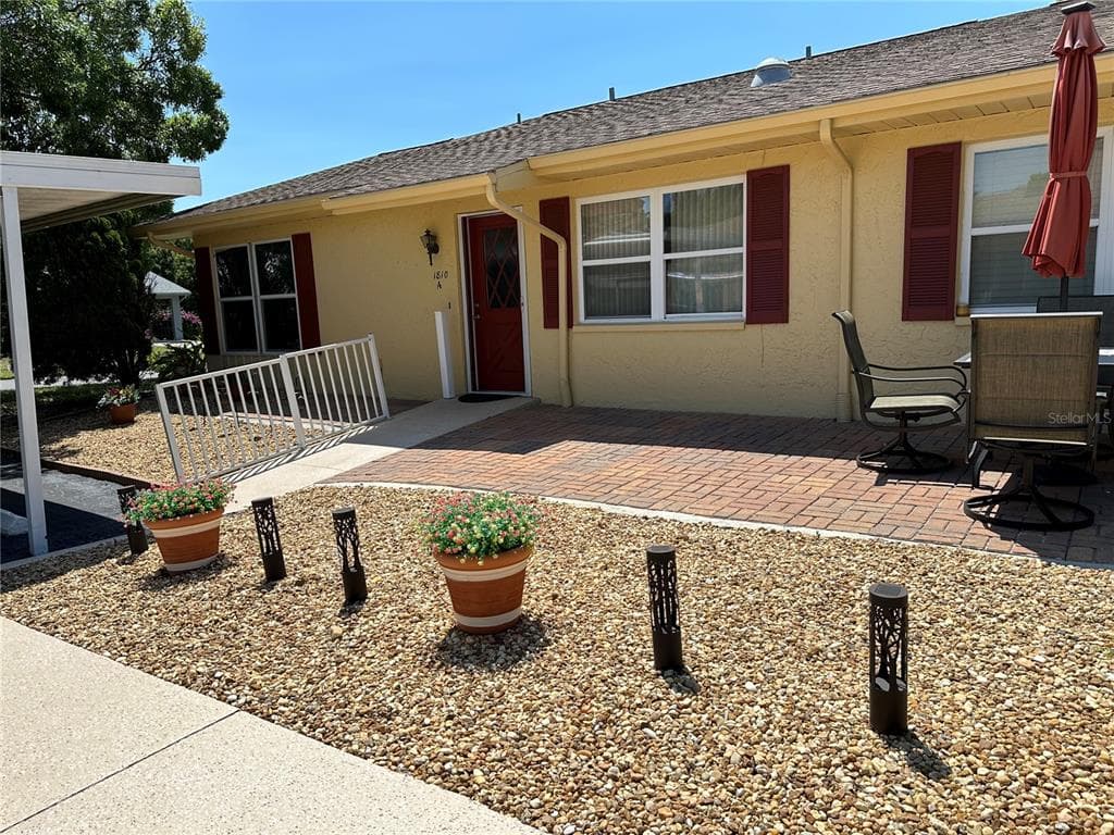 1810 FOXHUNT DRIVE UNIT A SUN CITY CENTER, FL 33573
